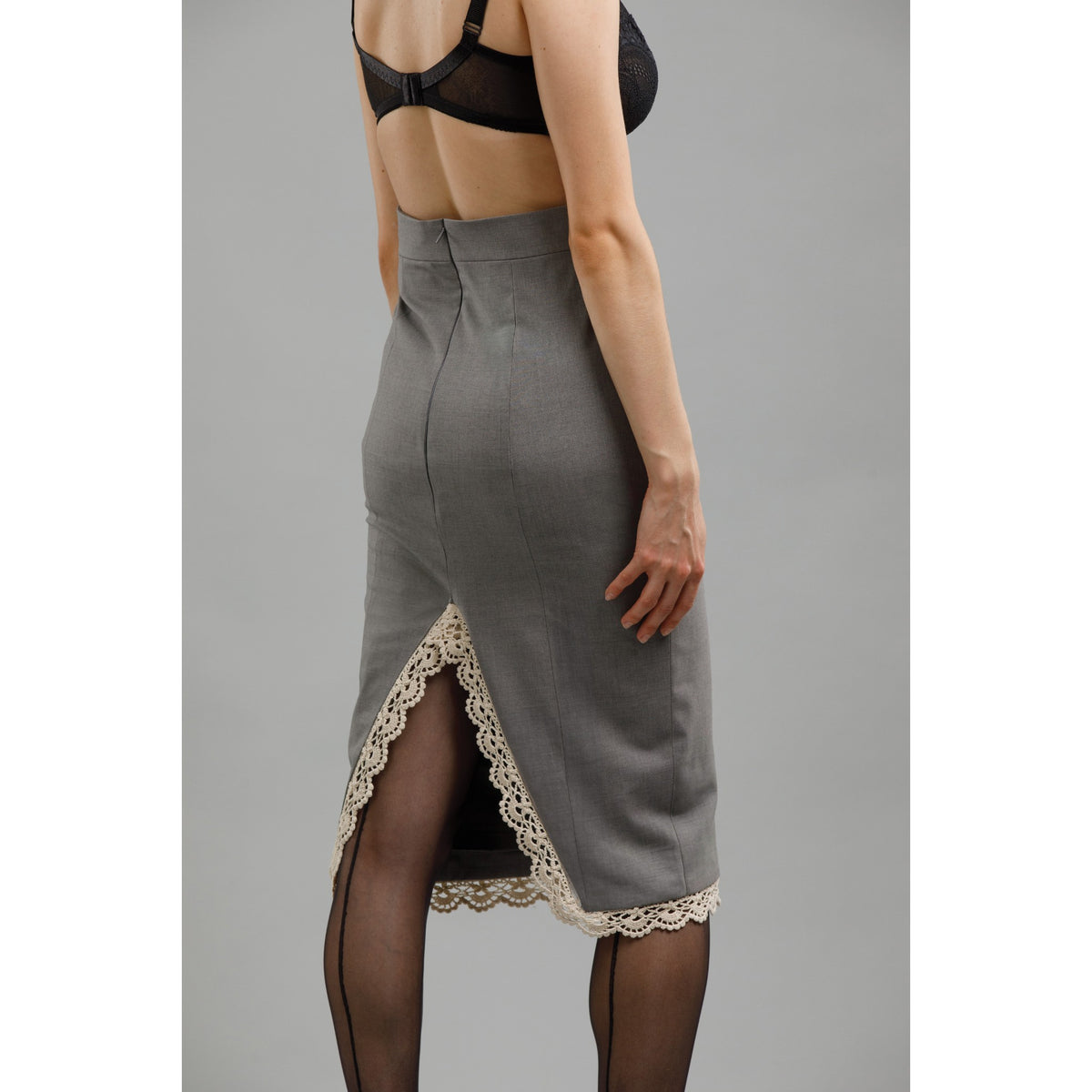 Crochet-lace trim pencil skirt